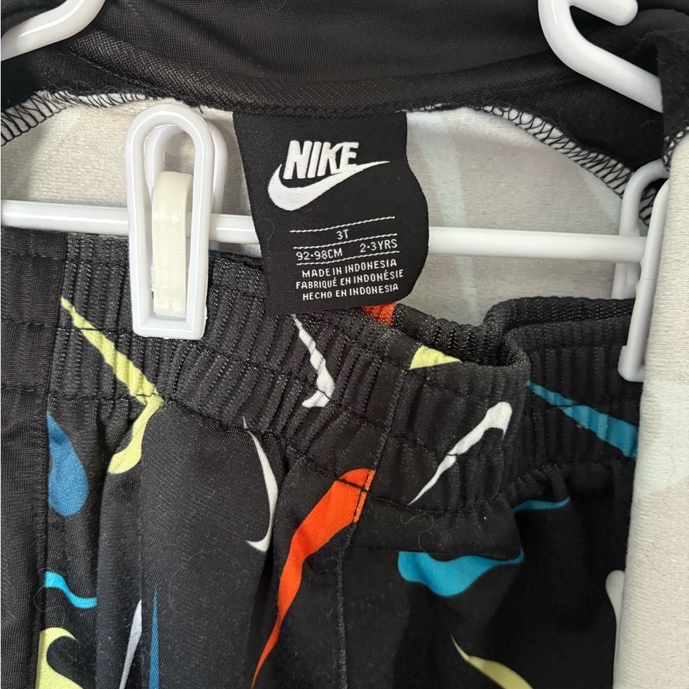 Nike Toddler Track Suit - Picture 2 of 2